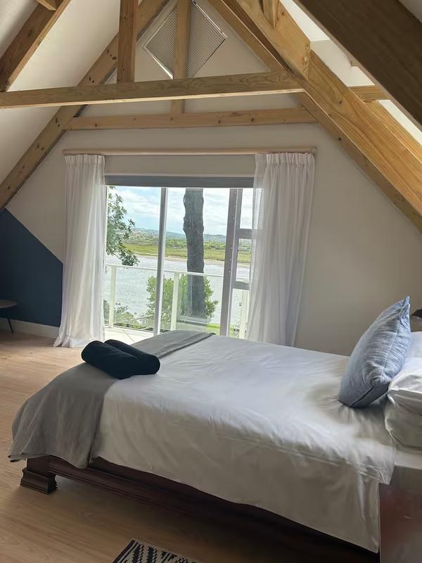 To Let 4 Bedroom Property for Rent in Keurbooms River Western Cape